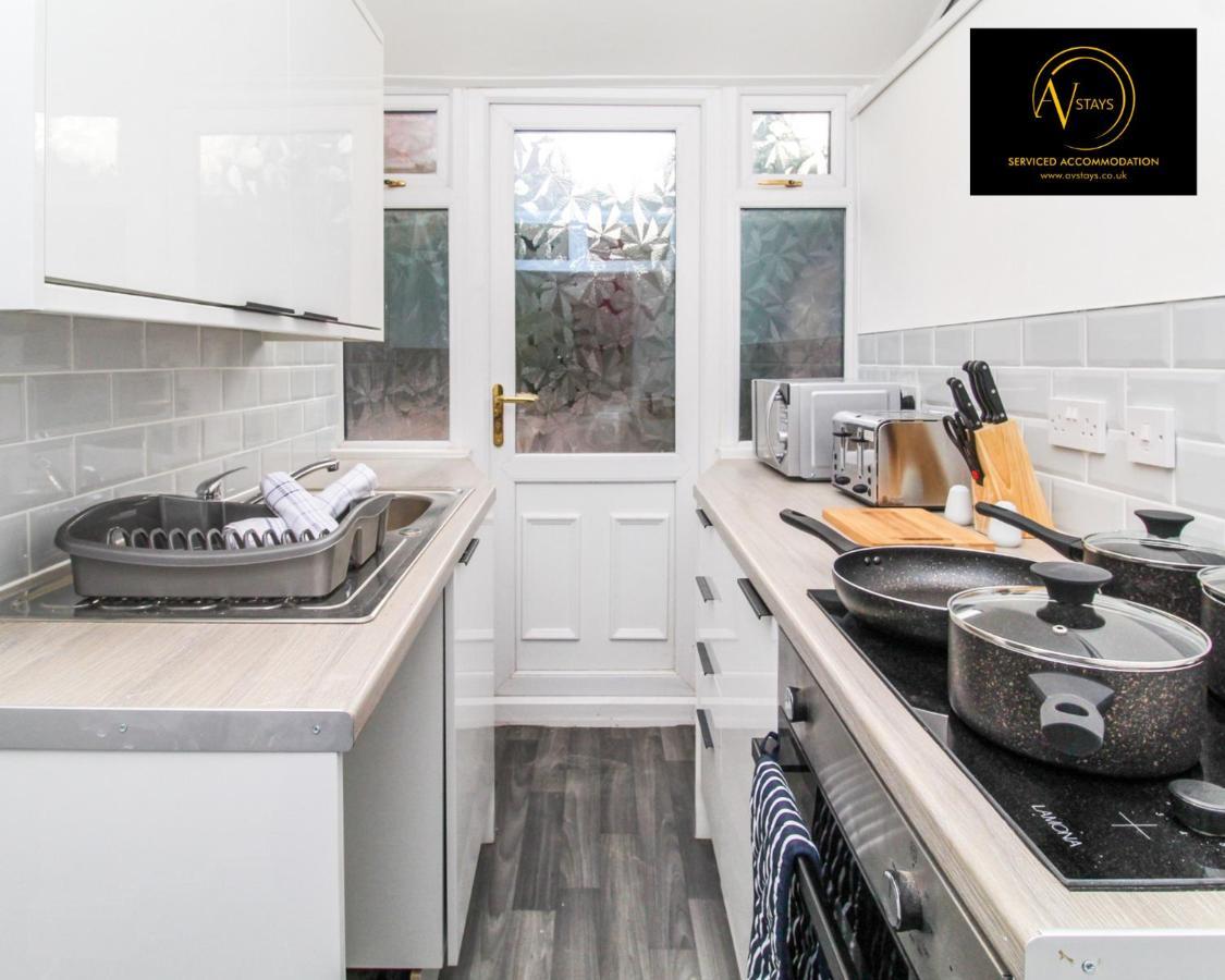 Modern House By Av Stays Short Lets & Serviced Accommodation St Helens St Helens  Dış mekan fotoğraf