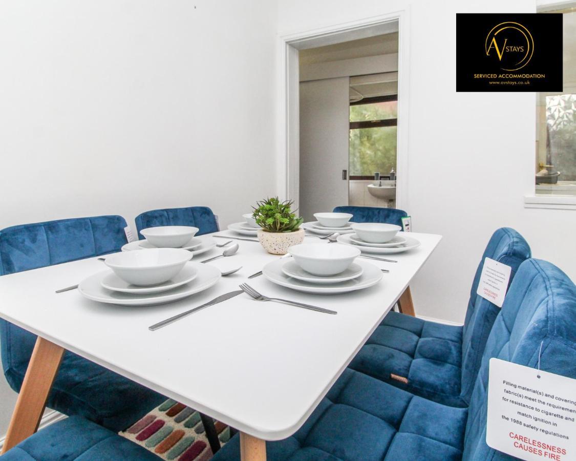 Modern House By Av Stays Short Lets & Serviced Accommodation St Helens St Helens  Dış mekan fotoğraf
