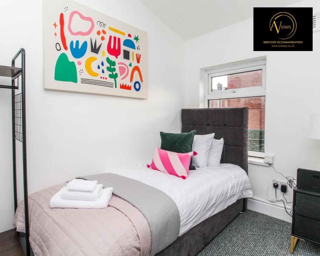 Modern House By Av Stays Short Lets & Serviced Accommodation St Helens St Helens  Dış mekan fotoğraf