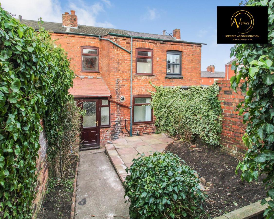 Modern House By Av Stays Short Lets & Serviced Accommodation St Helens St Helens  Dış mekan fotoğraf