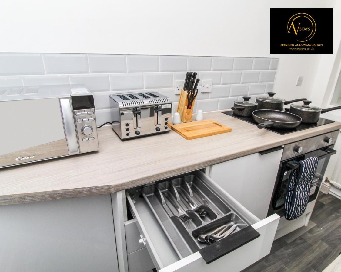 Modern House By Av Stays Short Lets & Serviced Accommodation St Helens St Helens  Dış mekan fotoğraf
