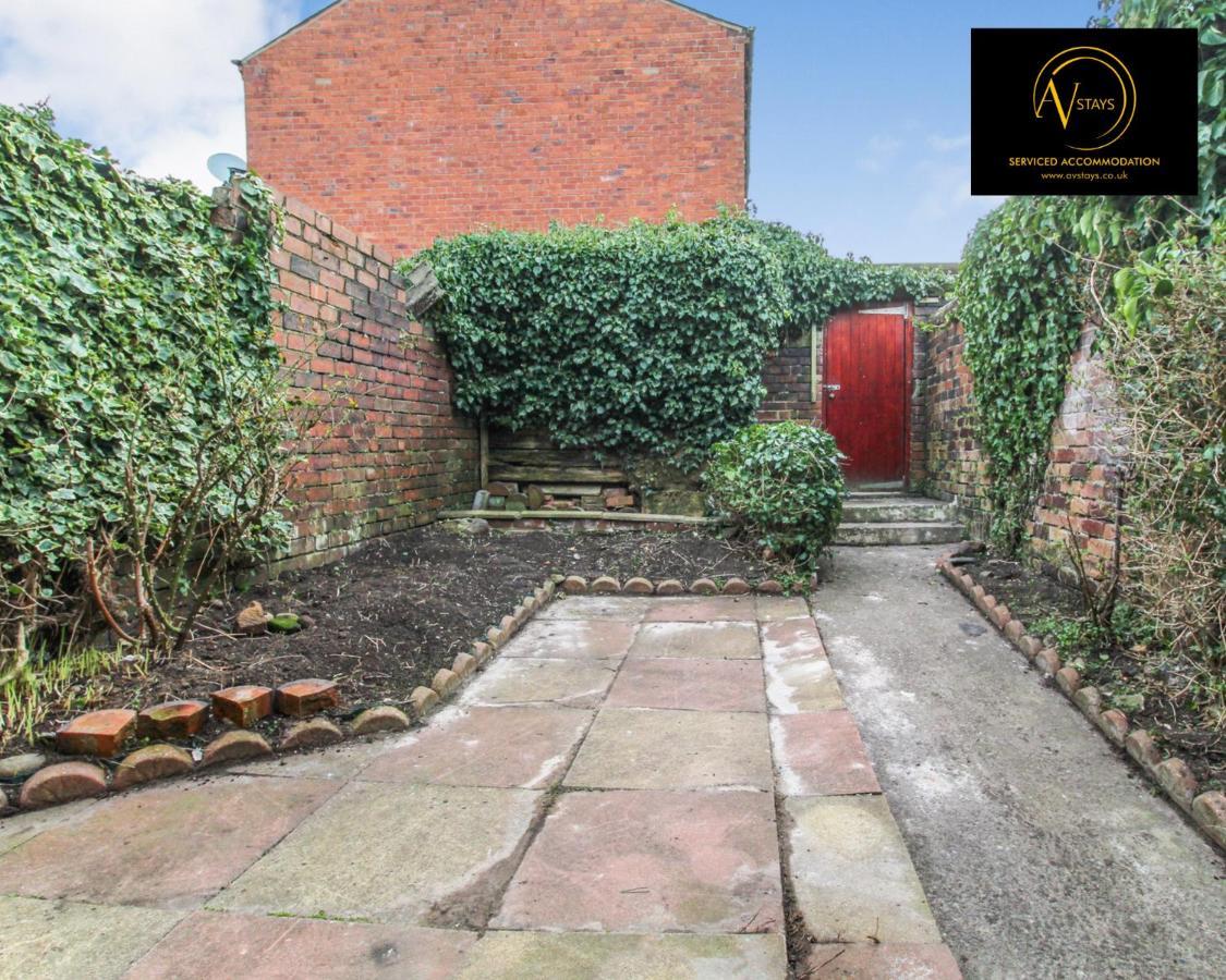 Modern House By Av Stays Short Lets & Serviced Accommodation St Helens St Helens  Dış mekan fotoğraf